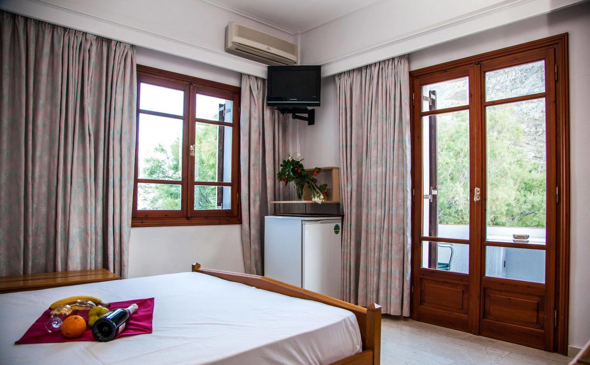 Irini'S Rooms Fteoura Kamári Eksteriør bilde