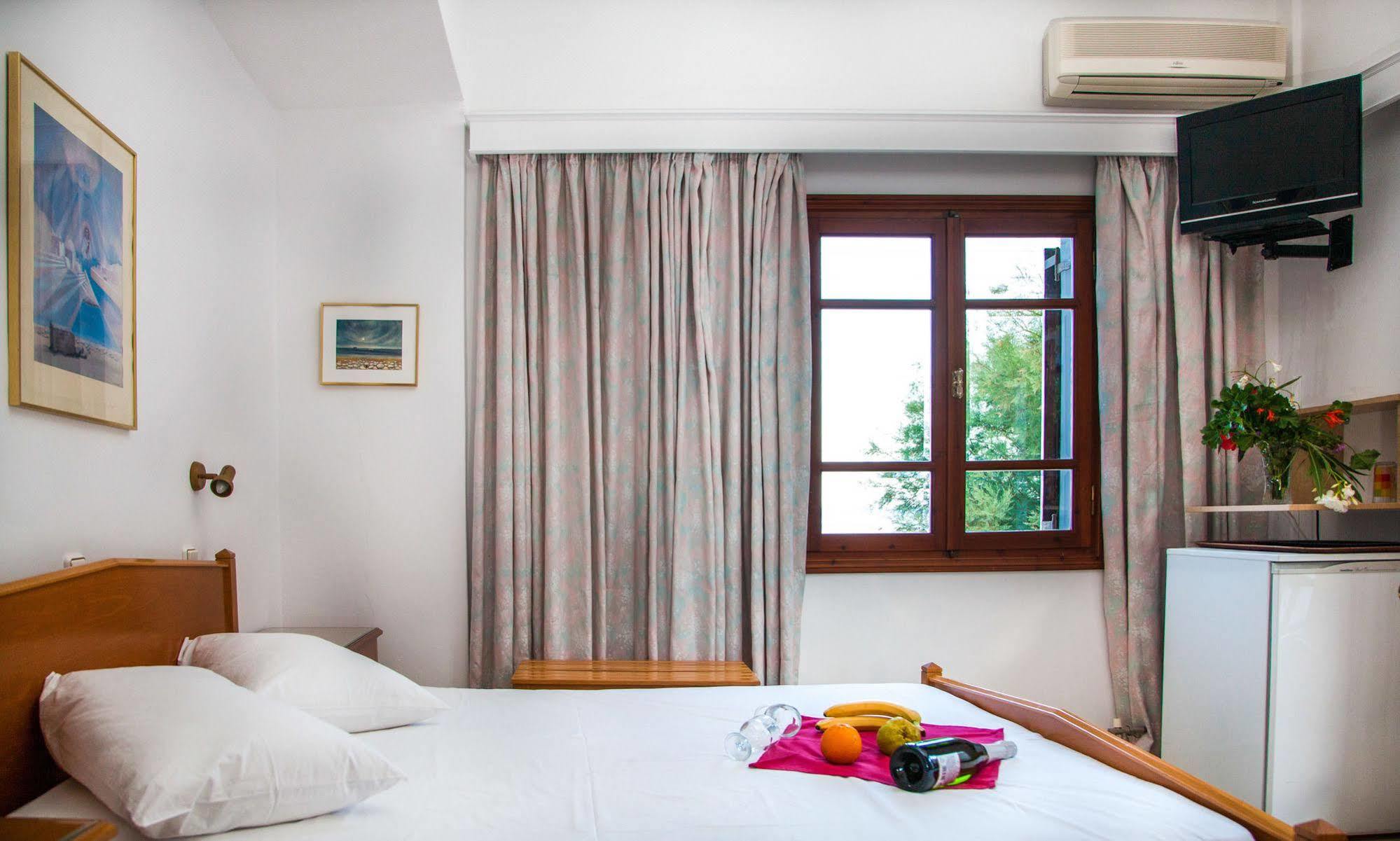 Irini'S Rooms Fteoura Kamári Eksteriør bilde
